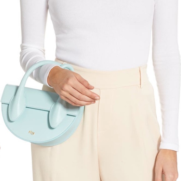 ❄️❄️✨ YUZEFI Pretzel Bag Tiffany Blue Leather Crossbody✨ Made in Spain - Picture 3 of 12